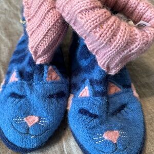GARNET HILL KIDS WOOL SLIPPERS Blue Cat Slippers with Pink Knit Cuffs